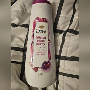 Dove Frosted Plum Berry Body‎ Wash - Purple